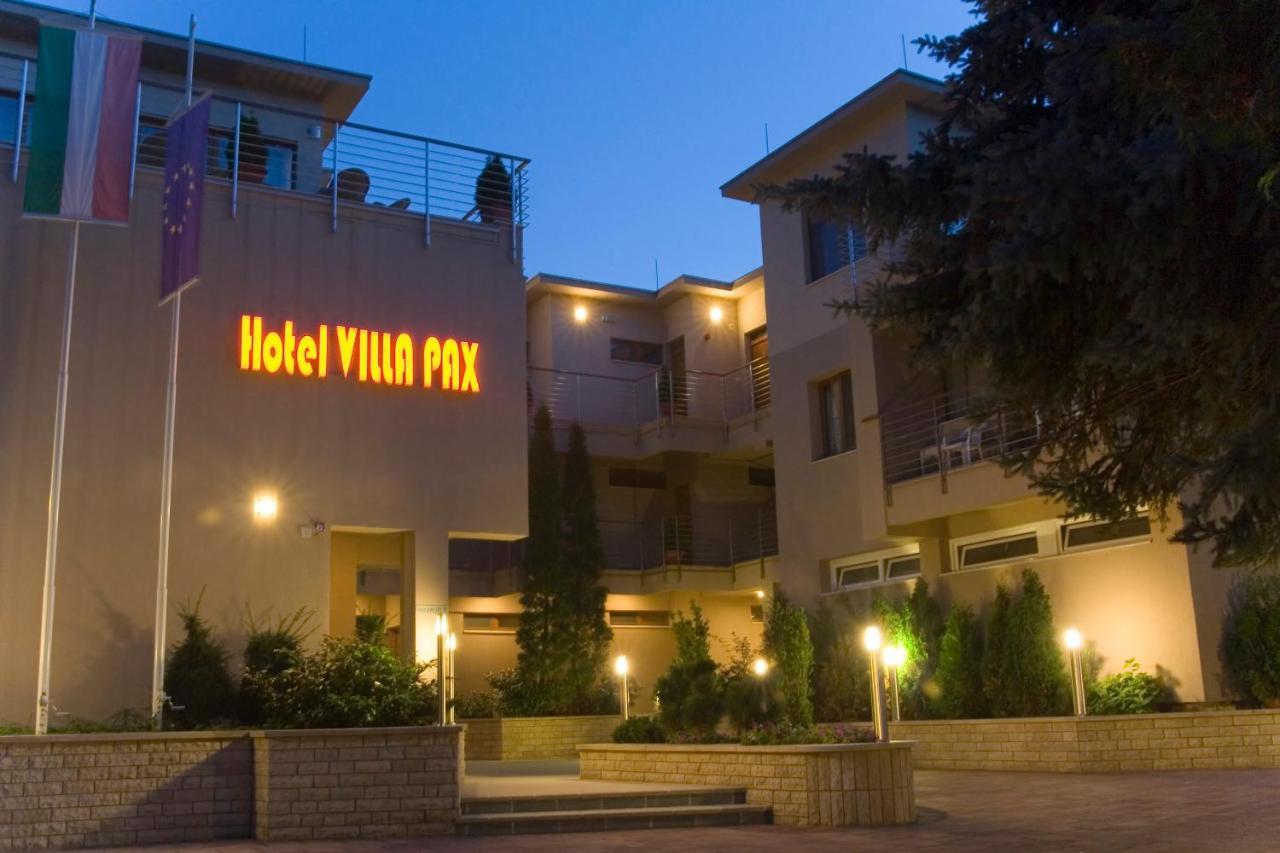 Hotel Villa Pax Balatonalmádi Exterior foto